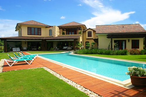 #2 Luxury villa with 4 bedrooms inside an exclusive beachfront resort