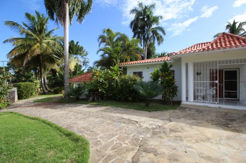 #2 Villa with 3 bedrooms in gated beachfront community