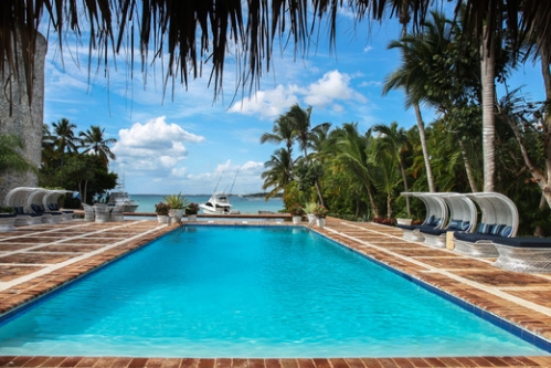 #9 Magnificent beachfront villa in prestigious location