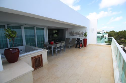 #6 Amazing 5 bedroom oceanfront penthouse in great location