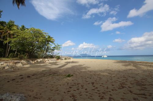 #2 Magnificent beachfront land perfect for residential development