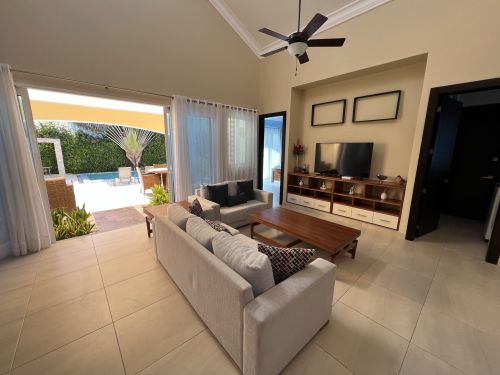 #15 Villa with 3 bedrooms in gated oceanfront community