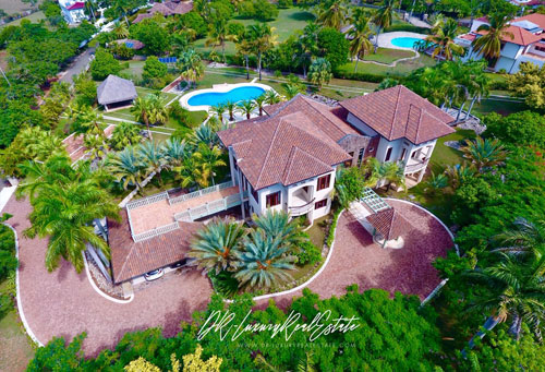 #1 Luxury mansion with magnificent tropical garden