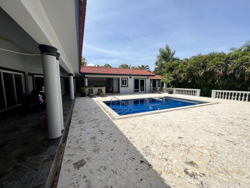 #16 Large four bedroom Villa in gated community