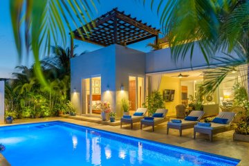 Modern 3 bedroom villa with roof terrace and Pool inside Ocean Village