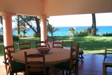 Oceanfront Villa with 9 bedrooms in Sosua