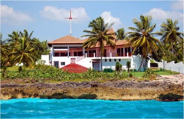 Unique oceanfront villa with panoramic views in Boca Chica