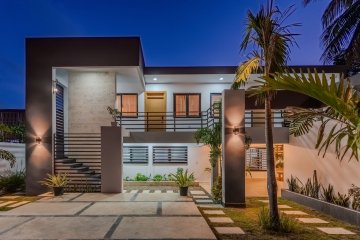 Villa Sunrise | 7BR + Pool in the heart of Sosua