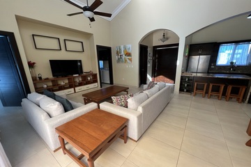 Villa with 3 bedrooms in gated oceanfront community