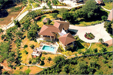Luxury Villa with over 5 acres privat garden
