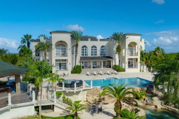 Extraordinary 14 Bedroom Mansion with Ocean View