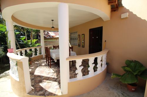 #2 Villa with total privacy and large Backyard in Sabaneta