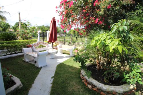 #3 Villa with total privacy and large Backyard in Sabaneta