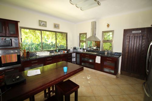 #7 Individual family home with pool close to beach