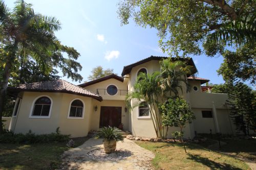 #9 Greatly reduced luxury villa situated in a perfect location