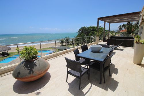 #5 Luxurious 6 bedroom beachfront penthouse in great location