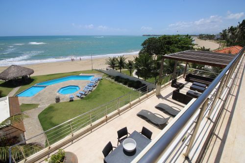 #9 Luxurious 6 bedroom beachfront penthouse in great location