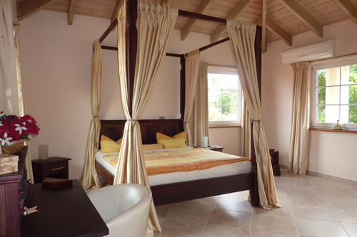 #6 Fantastic villa for sale, just steps from beach