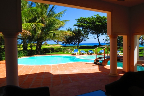 #4 Magnificent beachfront villa with good rental income