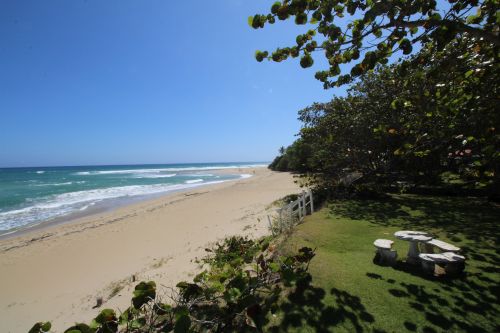 #6 Magnificent beachfront villa with good rental income