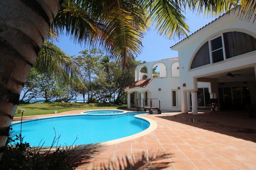 #1 Magnificent beachfront villa with good rental income