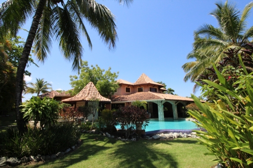 #6 Lovely 4 bedroom villa in popular gated beachside community