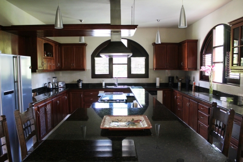 #3 Gorgeous two storey villa with six bedrooms in superb location