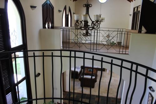 #8 Gorgeous two storey villa with six bedrooms in superb location