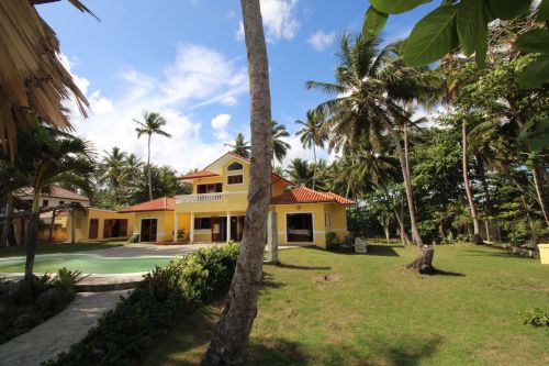 #8 Beautifully designed beachfront villa with spacious accommodation