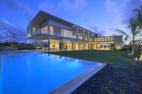 #6 Amazing Modern Waterfront Mansion