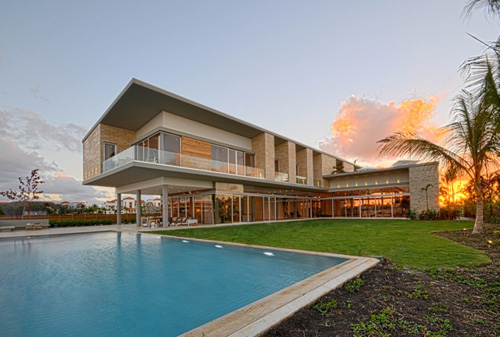 #2 Amazing Modern Waterfront Mansion