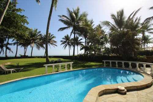 #1 Beachfront house in a gated community greatly reduced
