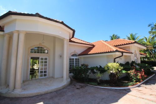 #4 Lovely villa in popular gated community