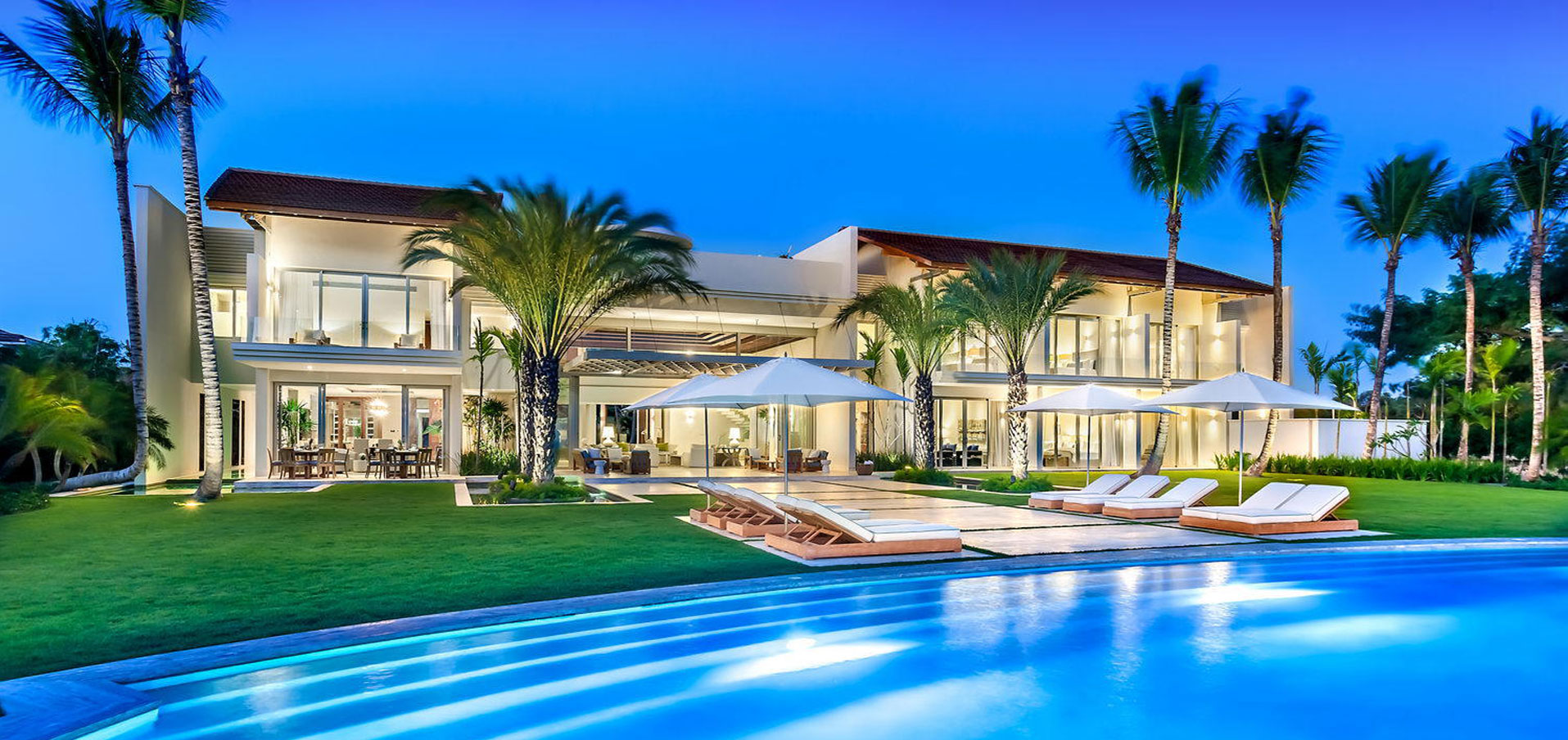 #0 Magnificent modern beachfront villa in prestigious location