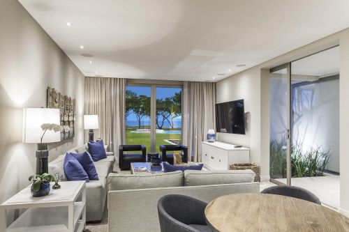 #10 Magnificent modern beachfront villa in prestigious location
