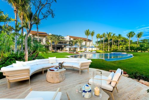#17 Magnificent modern beachfront villa in prestigious location