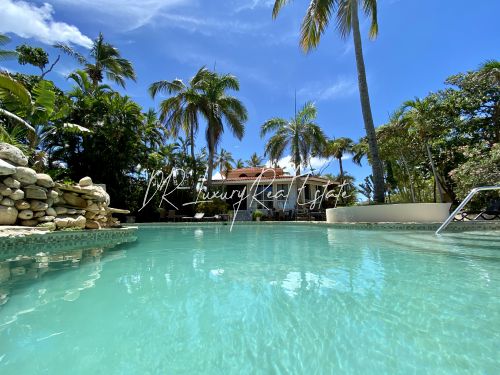 #2 A great income producing waterfront villa with great rental history!