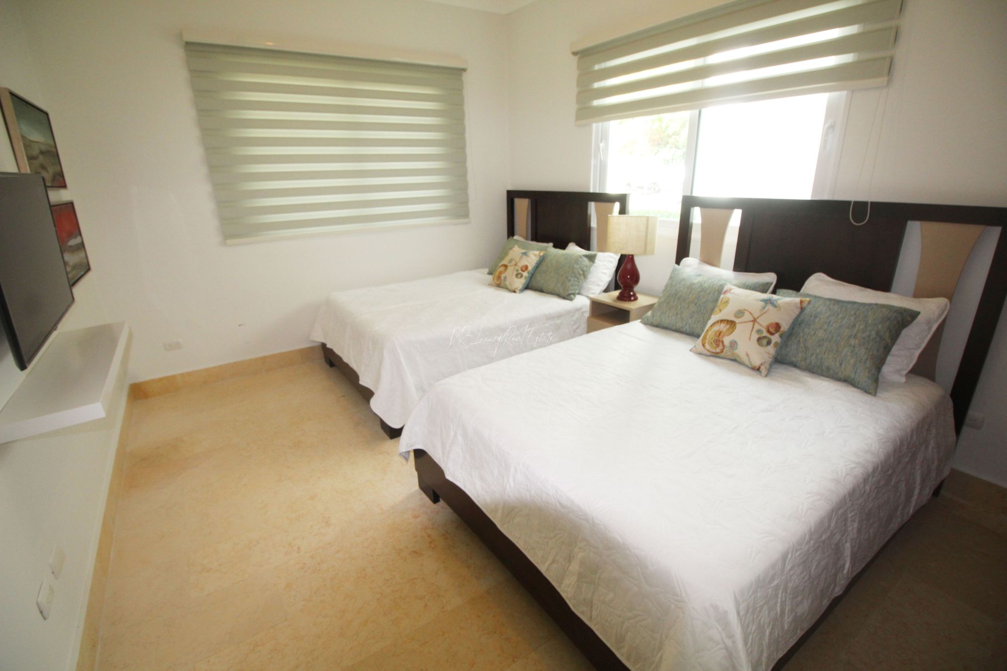 #11 Beautiful modern beachfront condo with 3 bedrooms