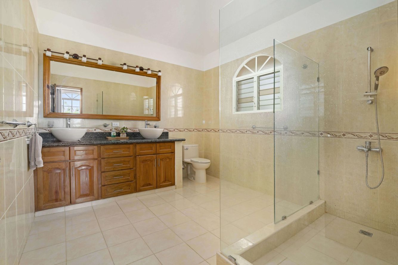 Villa for Sale in Sosúa | Gated Community | 3 Bed, 2.5 Bath, 1,075 m² Lot — Sosua, Dominican Republic