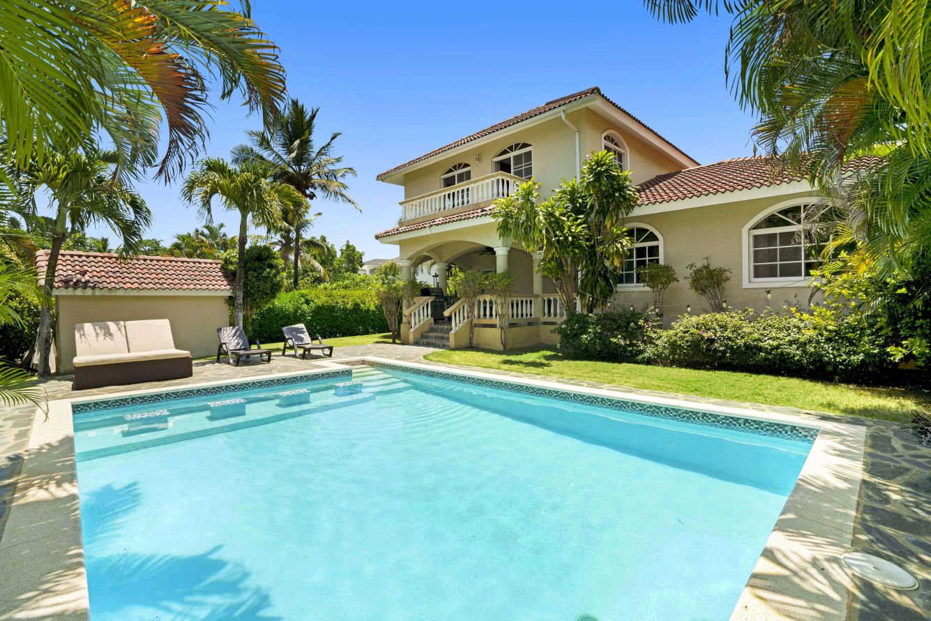 Villa for Sale in Sosúa | Gated Community | 3 Bed, 2.5 Bath, 1,075 m² Lot — Sosua, Dominican Republic