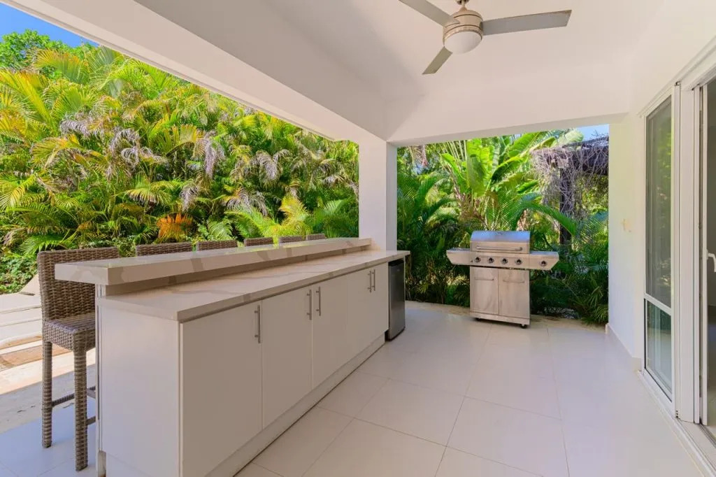 Luxury 6-Bedroom Villa for Sale in Sosúa | Gated Community | 1,354 m² Lot — Sosua, Dominican Republic