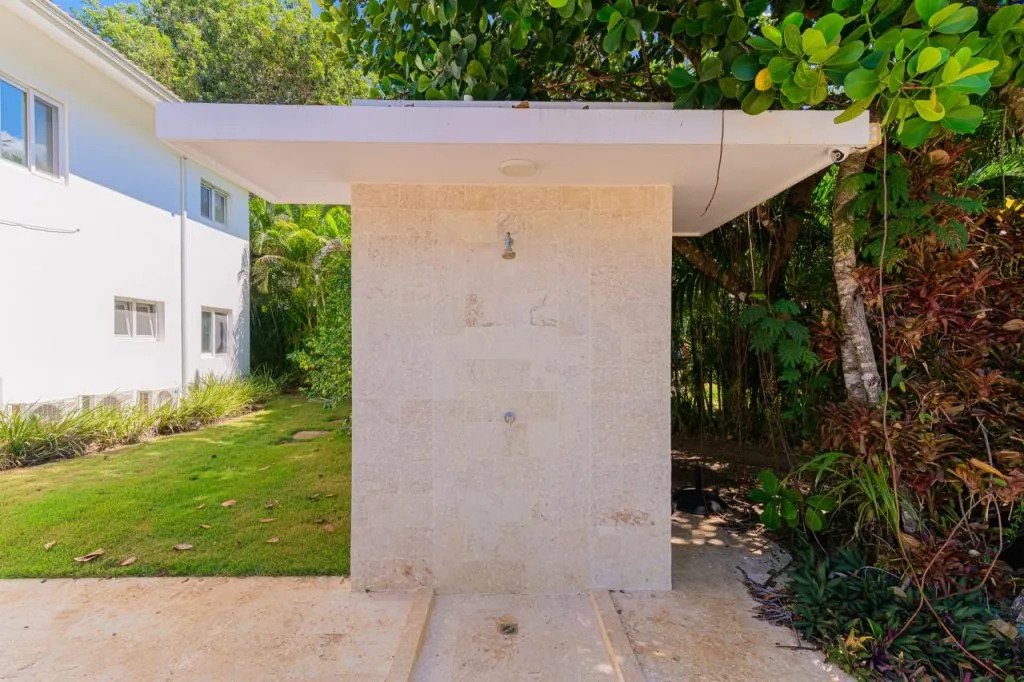 Luxury 6-Bedroom Villa for Sale in Sosúa | Gated Community | 1,354 m² Lot — Sosua, Dominican Republic