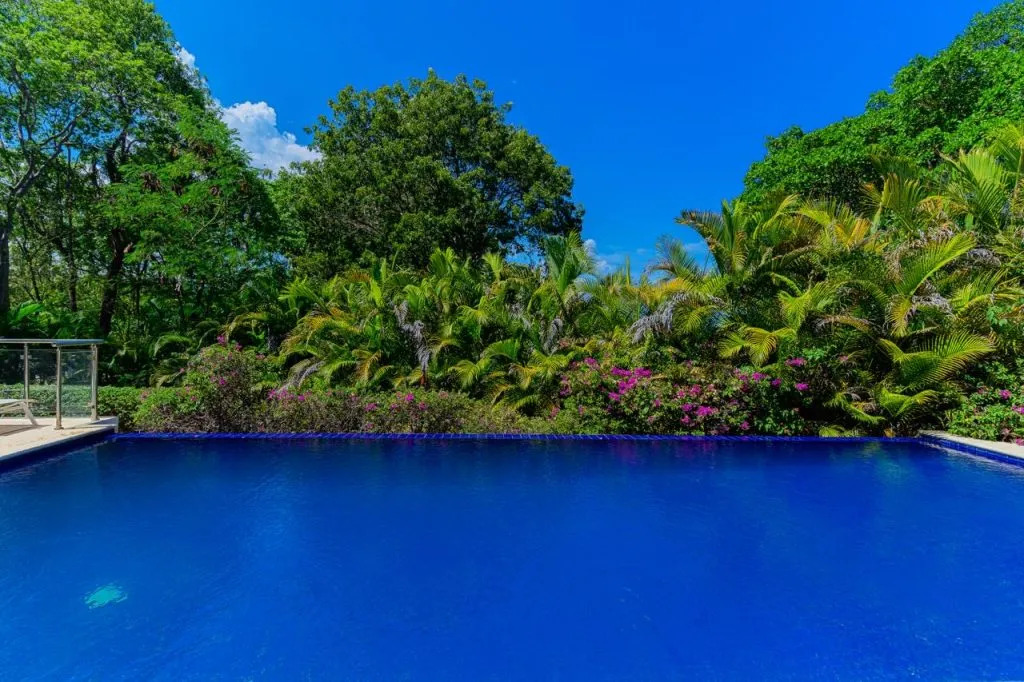 Luxury 6-Bedroom Villa for Sale in Sosúa | Gated Community | 1,354 m² Lot — Sosua, Dominican Republic