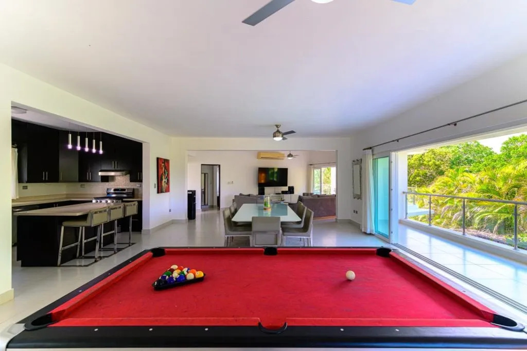 Luxury 6-Bedroom Villa for Sale in Sosúa | Gated Community | 1,354 m² Lot — Sosua, Dominican Republic