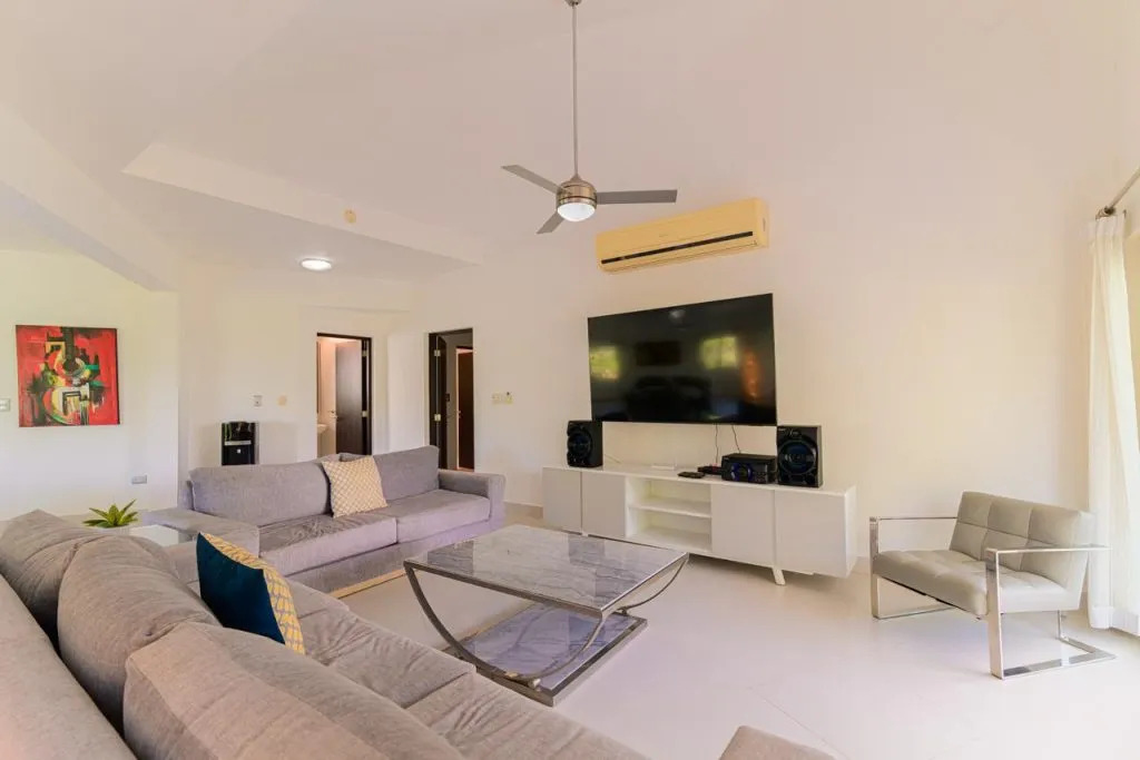 Luxury 6-Bedroom Villa for Sale in Sosúa | Gated Community | 1,354 m² Lot — Sosua, Dominican Republic