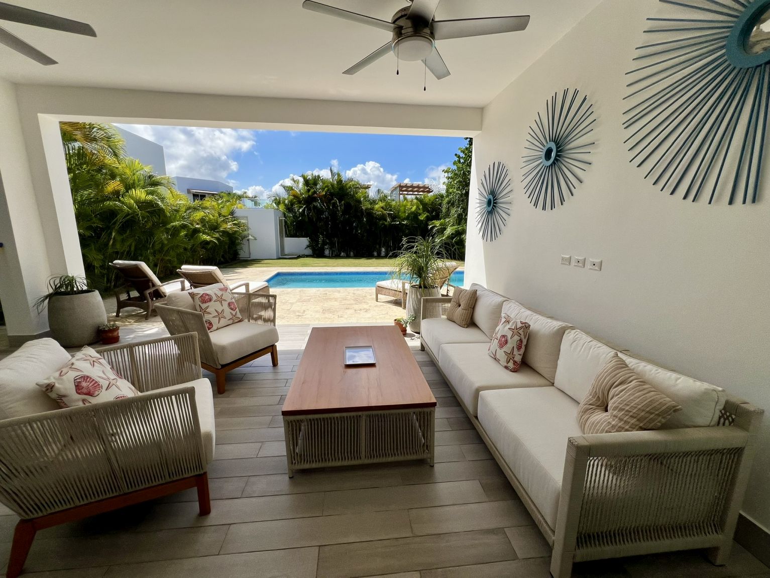 Modern Ocean View Villa with Rooftop Terrace+Pool — Sosua, Dominican Republic