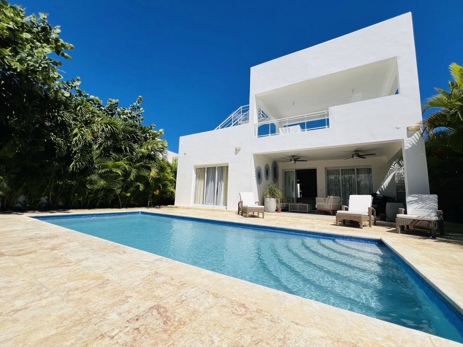 Modern Ocean View Villa with Rooftop Terrace+Pool — Sosua, Dominican Republic