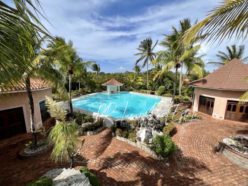 #16  Beautiful villa in select community close to the beach