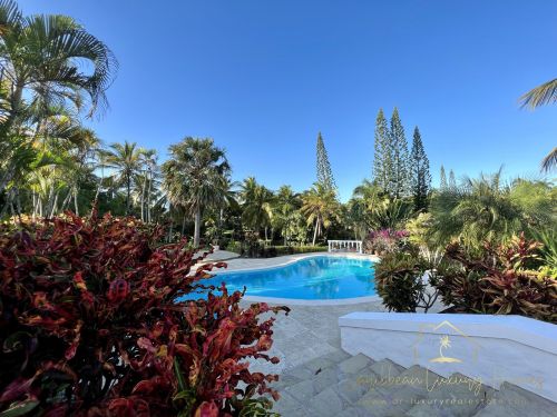 #5 Private Estate with almost 4 acres of land inside a gated community