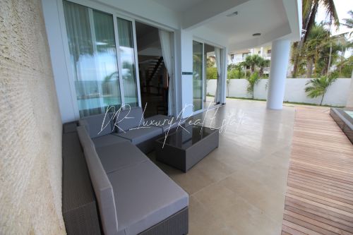 #17 Kite Beach House - Modern Beachfront Home